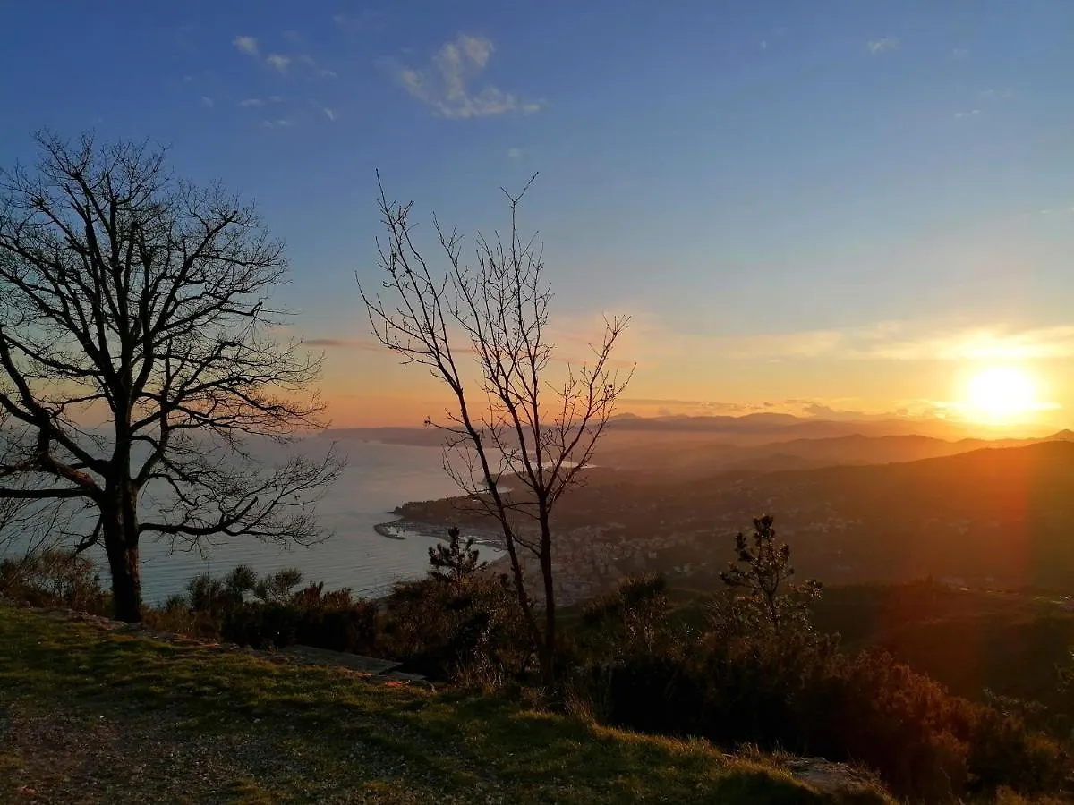 Affittacamere Soggiorno Mirabella Varazze Italia
